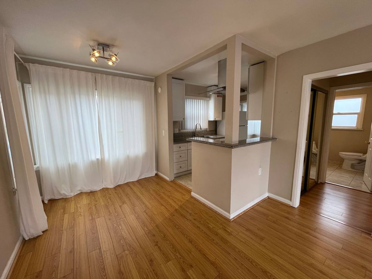 Apartment for rent at 231 13th St, Manhattan Beach, CA 90266