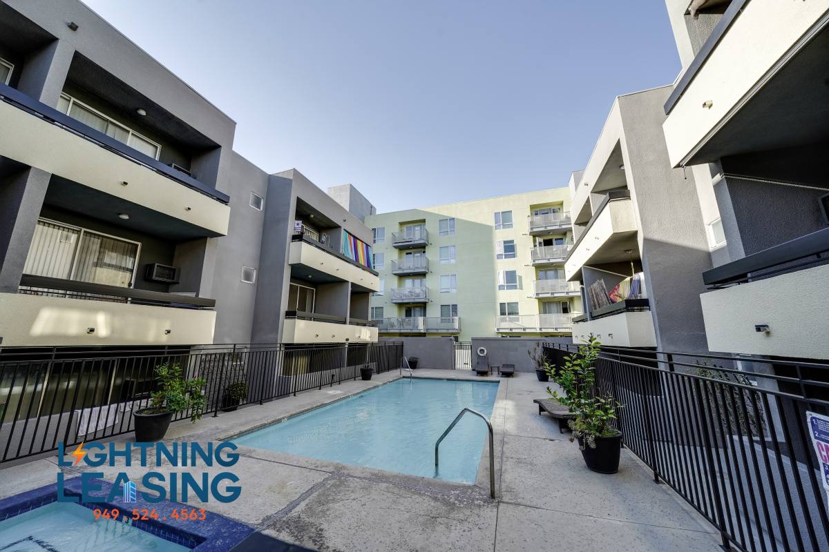 Apartment for rent at 11225 Morrison St #115, North Hollywood, CA 91601