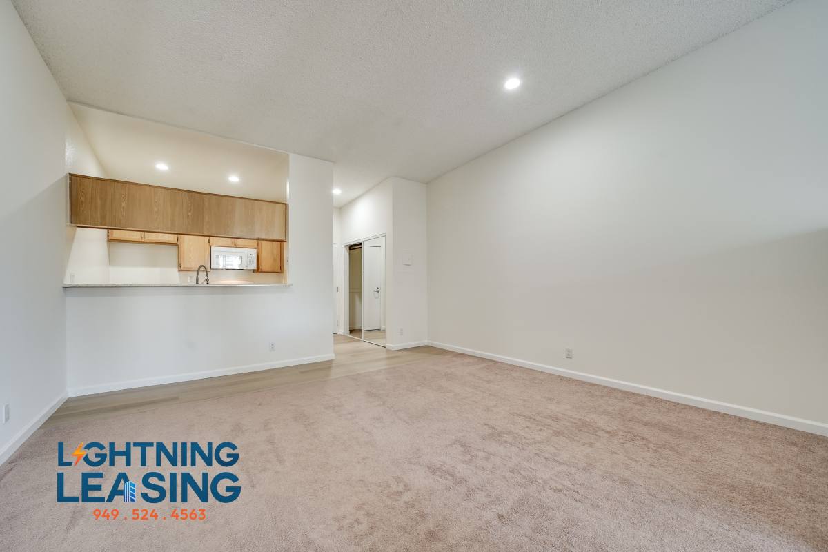 Apartment for rent at 11225 Morrison St #115, North Hollywood, CA 91601