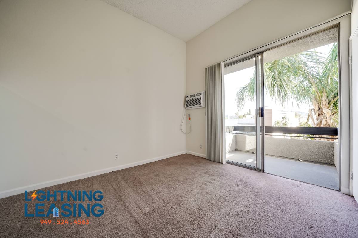 Apartment for rent at 11225 Morrison St #115, North Hollywood, CA 91601