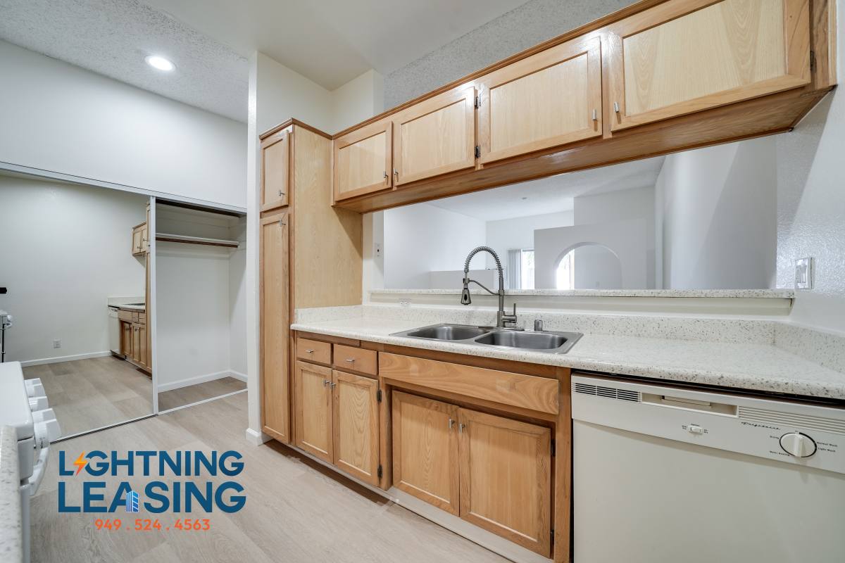Apartment for rent at 11225 Morrison St #115, North Hollywood, CA 91601