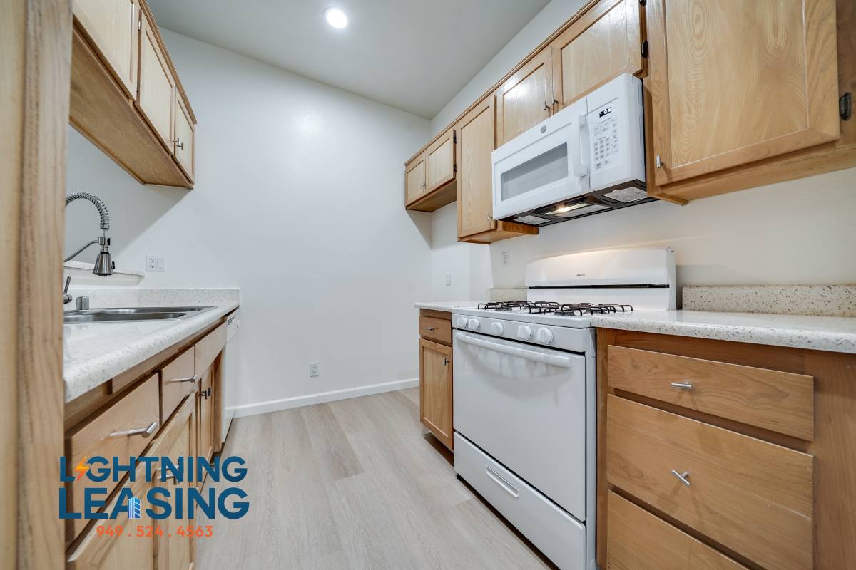 Apartment for rent at 11225 Morrison St #115, North Hollywood, CA 91601