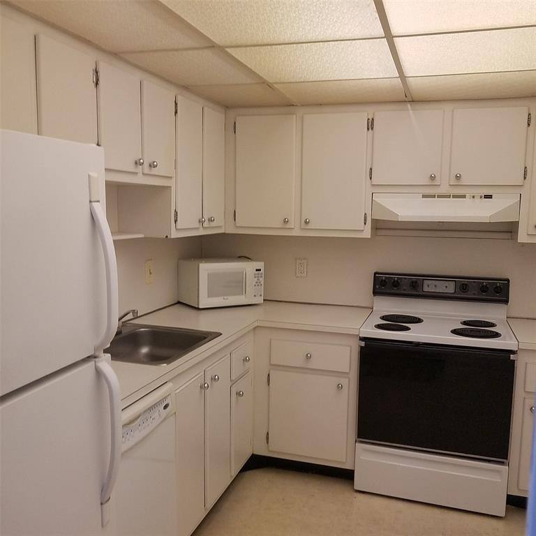 Apartment for rent at 1300 NE Miami Gardens Dr #1300810E, Miami, FL 33179