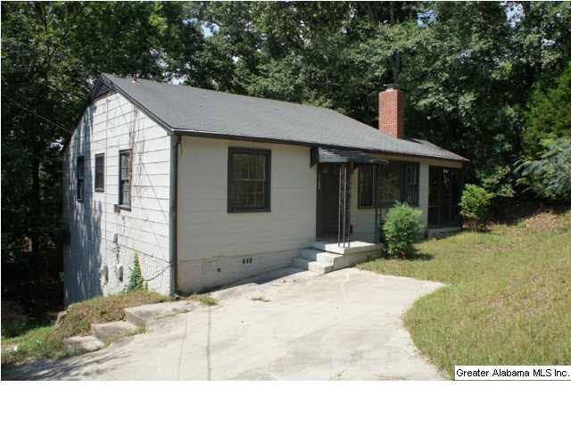 House for rent at 1529 Charlotte Ave, Anniston, AL 36201