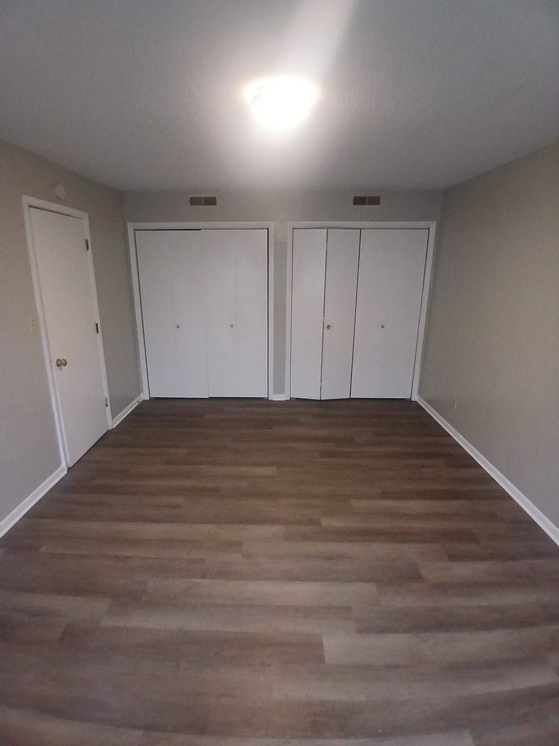 Apartment for rent at 106 N McKinley Ave, Muncie, IN 47303