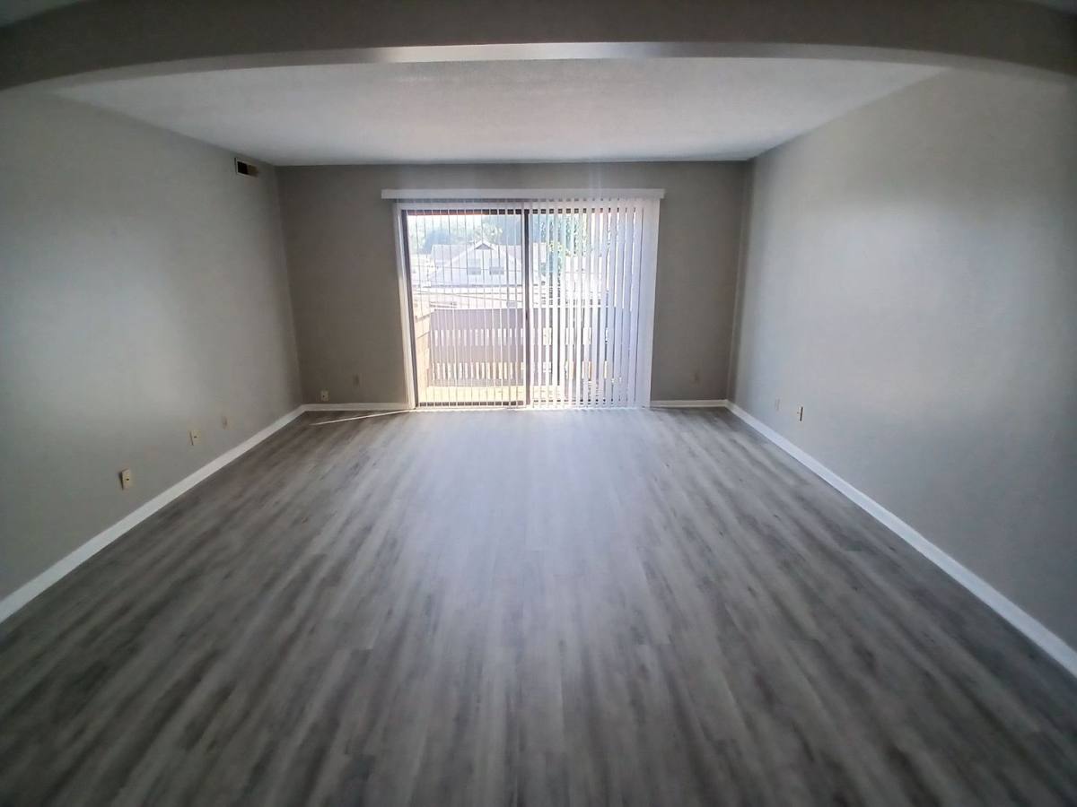 Apartment for rent at 106 N McKinley Ave, Muncie, IN 47303