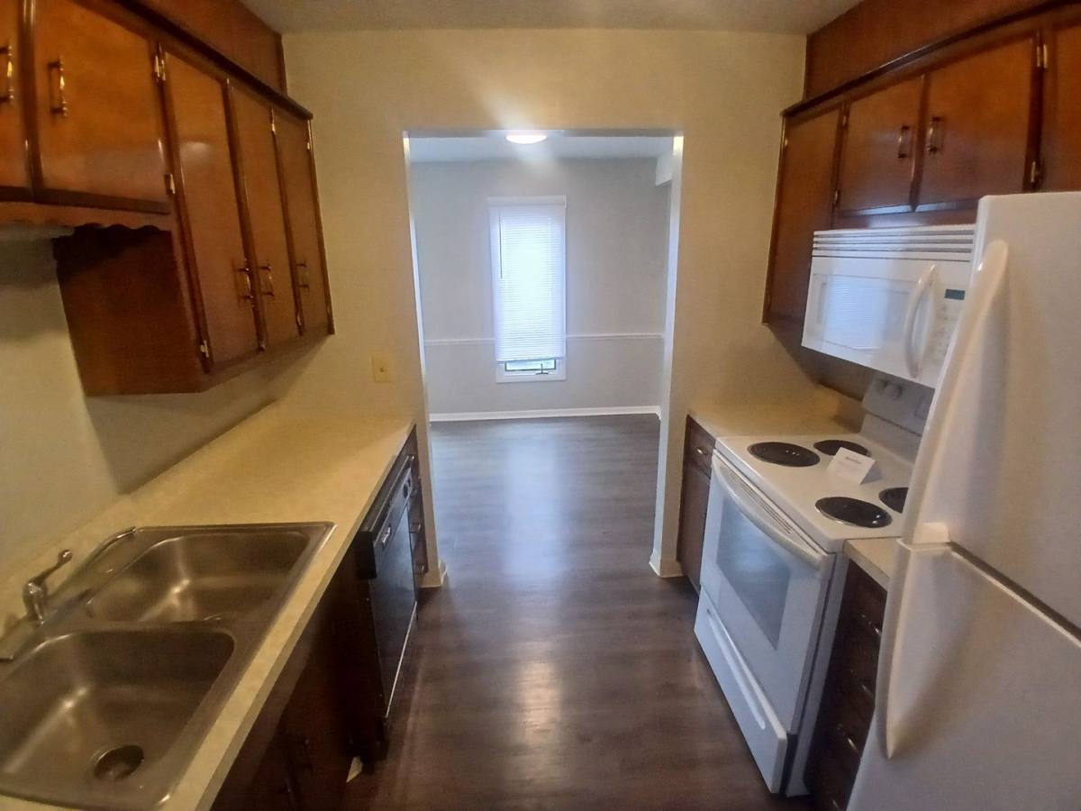 Apartment for rent at 106 N McKinley Ave, Muncie, IN 47303