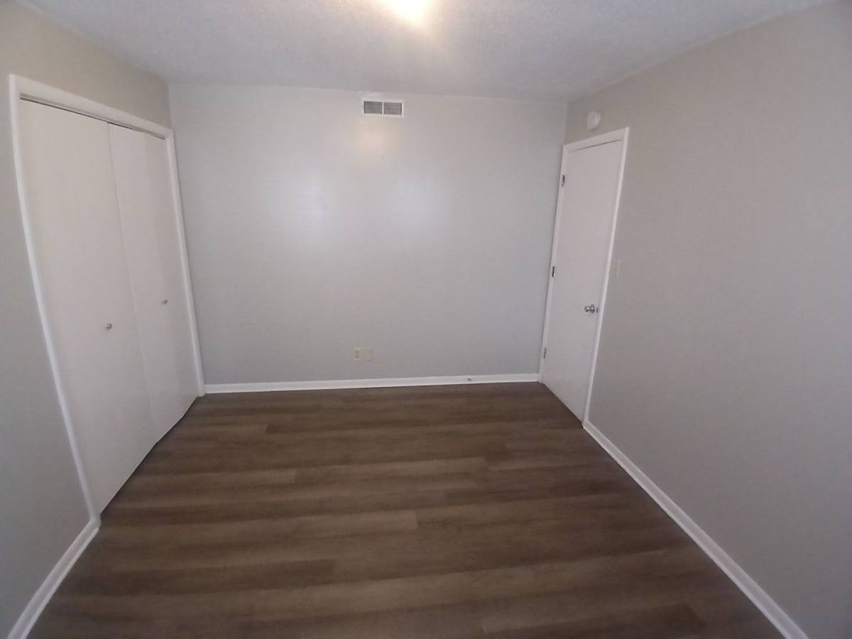 Apartment for rent at 106 N McKinley Ave, Muncie, IN 47303