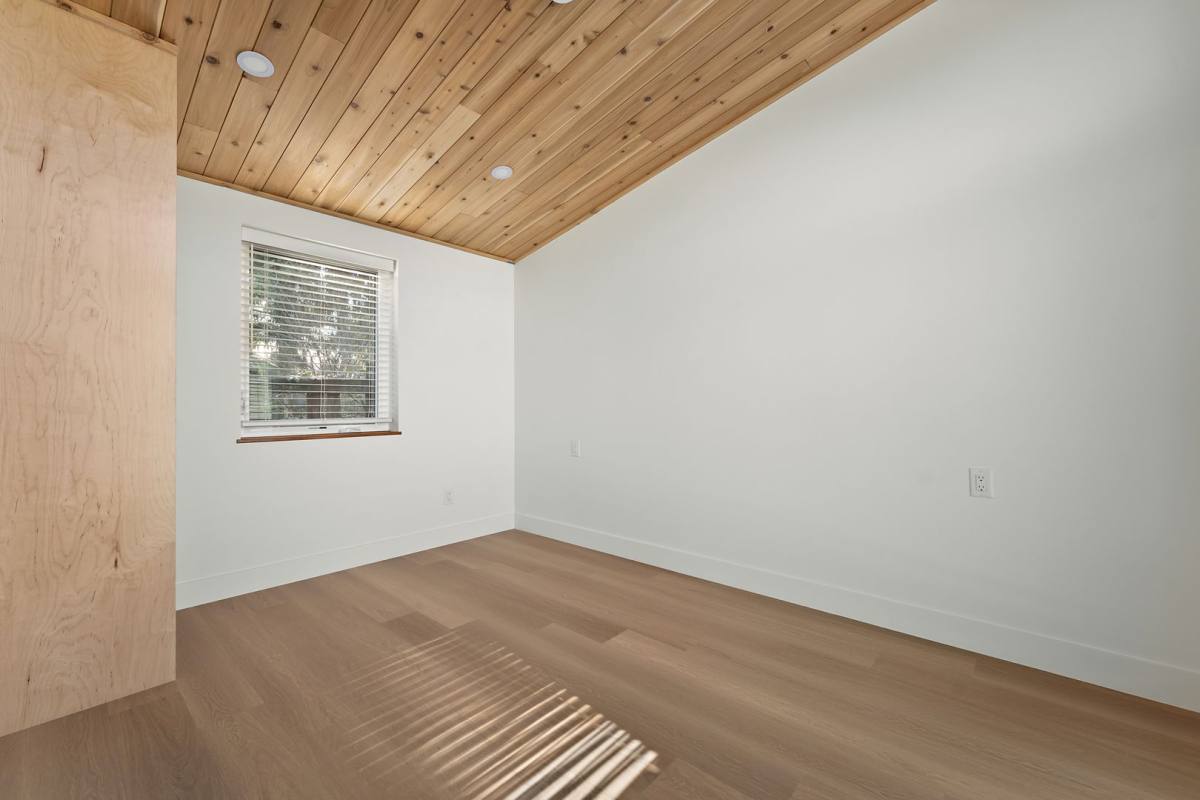 House for rent at 11458 NE Morris St, Portland, OR 97220