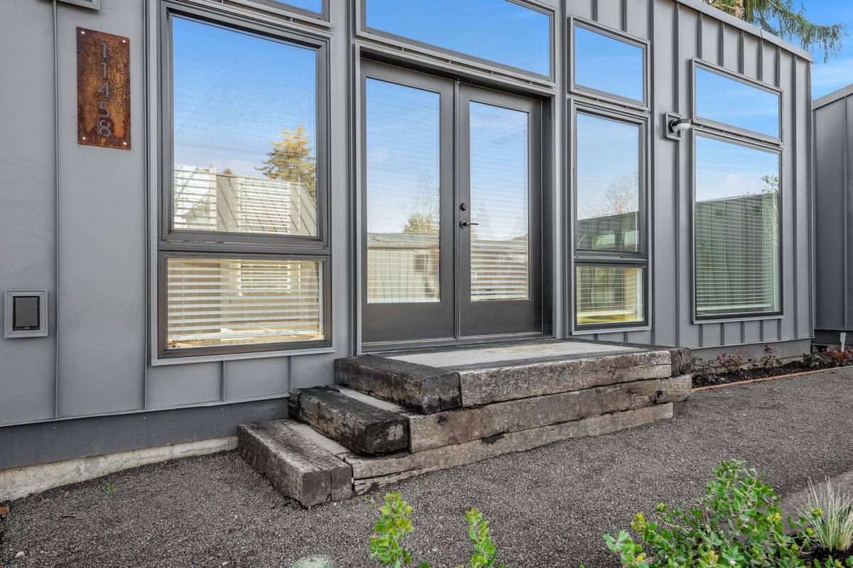House for rent at 11458 NE Morris St, Portland, OR 97220