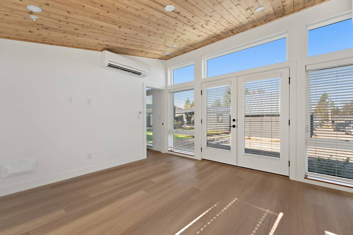 House for rent at 11458 NE Morris St, Portland, OR 97220