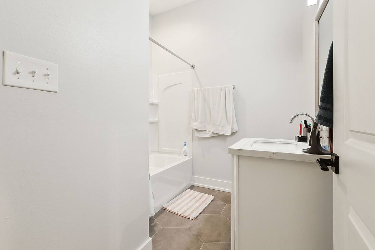 Apartment for rent at 1809 Hillary St #2A, New Orleans, LA 70118
