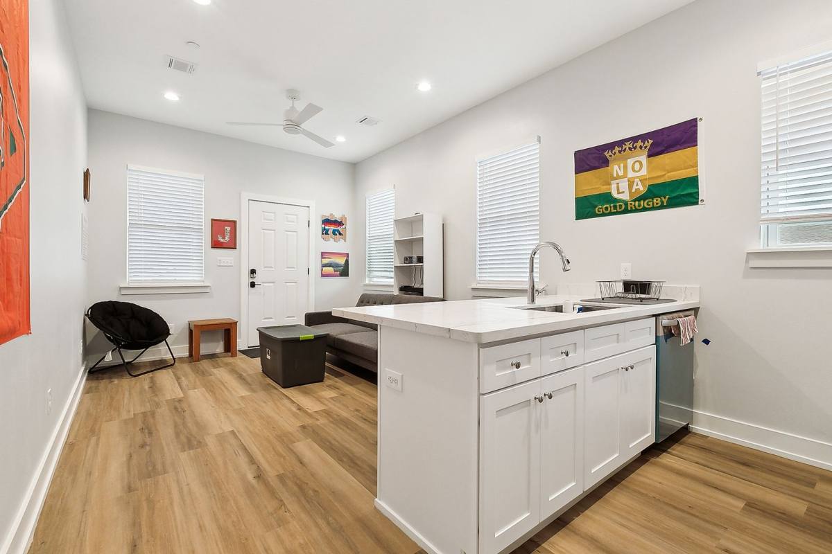 Apartment for rent at 1809 Hillary St #2A, New Orleans, LA 70118