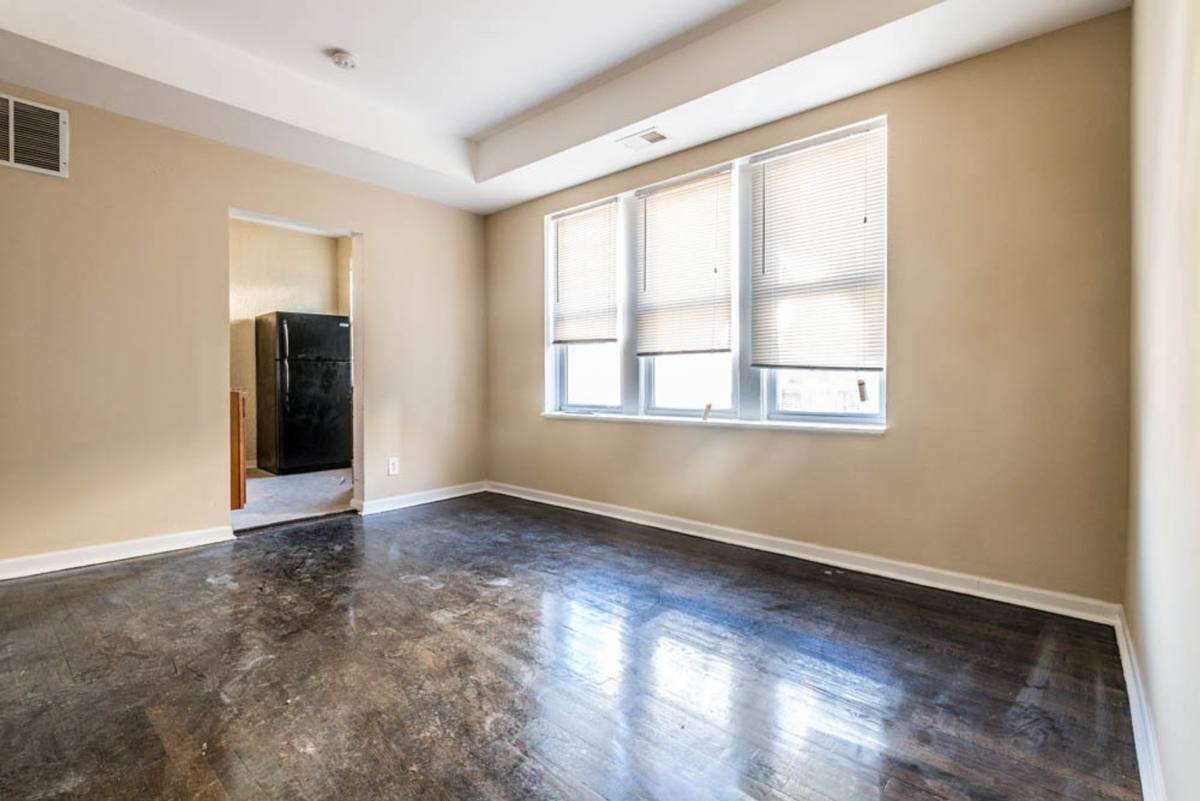 Apartment for rent at 107-113 N Laramie Ave, Chicago, IL 60644