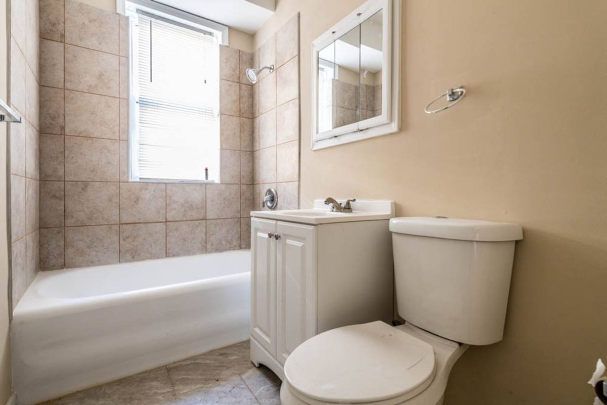 Apartment for rent at 107-113 N Laramie Ave, Chicago, IL 60644