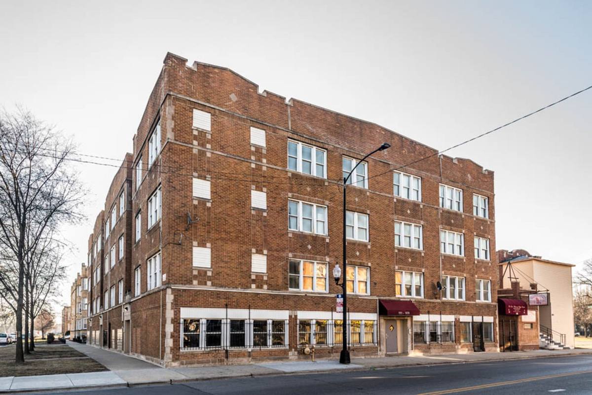 Apartment for rent at 107-113 N Laramie Ave, Chicago, IL 60644