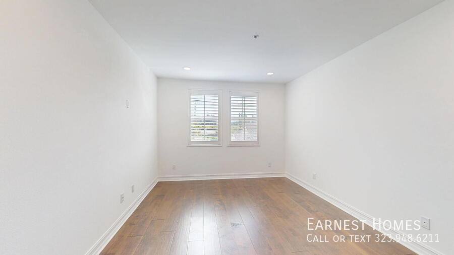 Condo for rent at 14242 Burbank Blvd #104, Van Nuys, CA 91401
