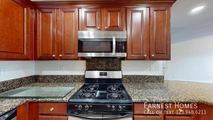 Condo for rent at 14242 Burbank Blvd #104, Van Nuys, CA 91401