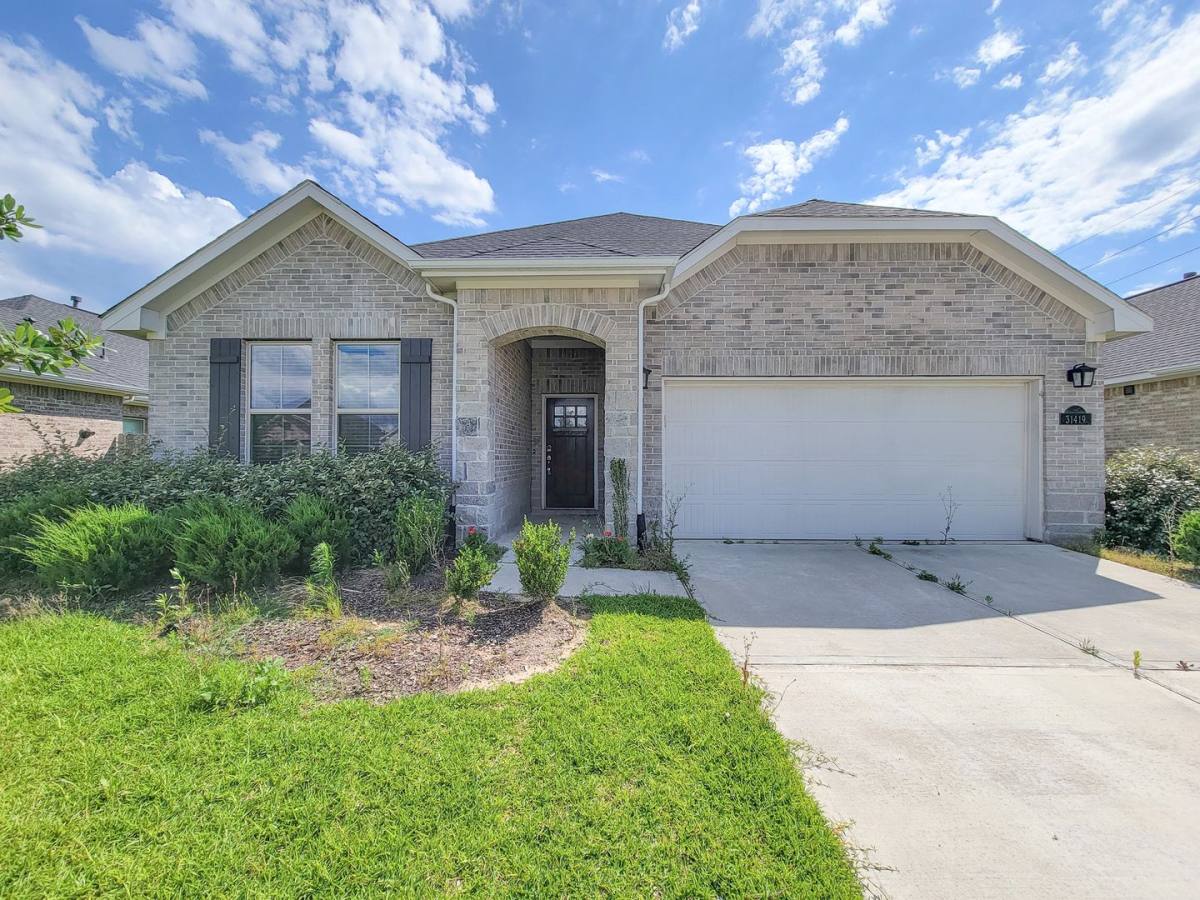 House for rent at 31419 Horseshoe Meadow Bend, Fulshear, TX 77441