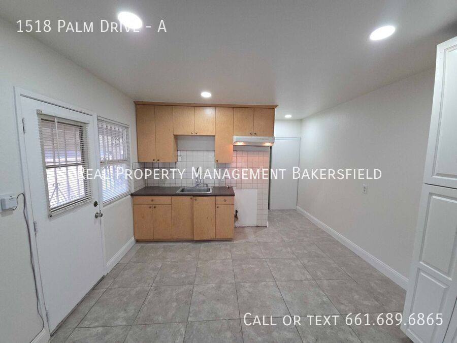 Apartment for rent at 1518 Palm Dr #A, Bakersfield, CA 93305