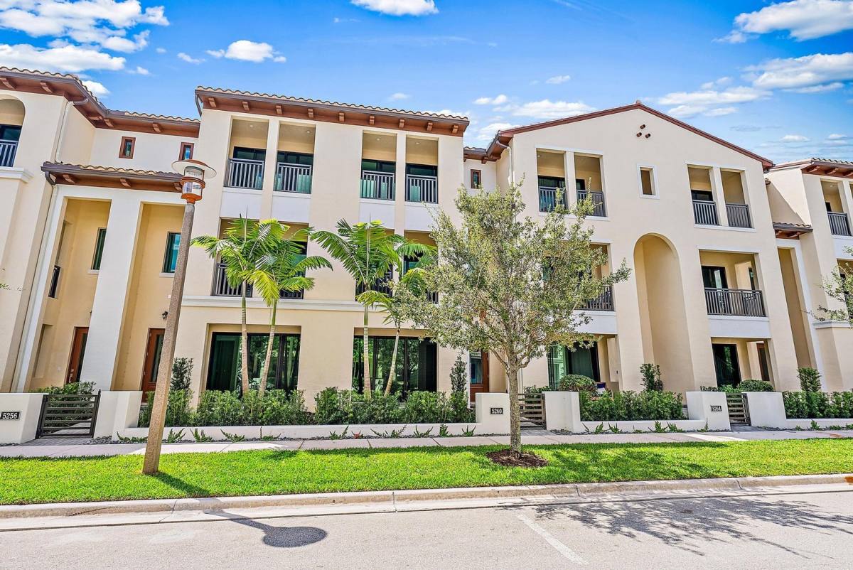Townhouse for rent at 5260 Beckman Terrace, Palm Beach Gardens, FL 33418