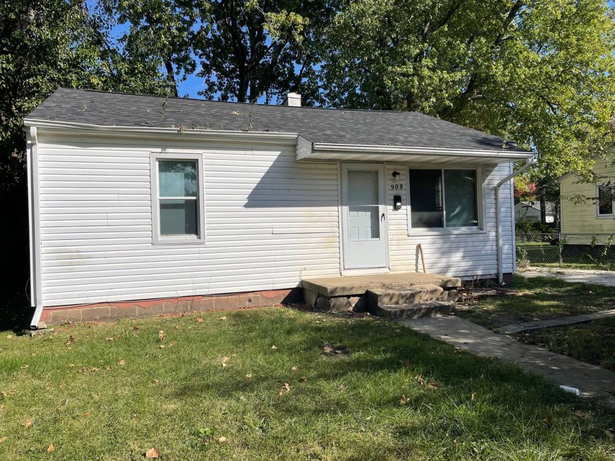 House for rent at 908 Gregory Dr, Urbana, IL 61801