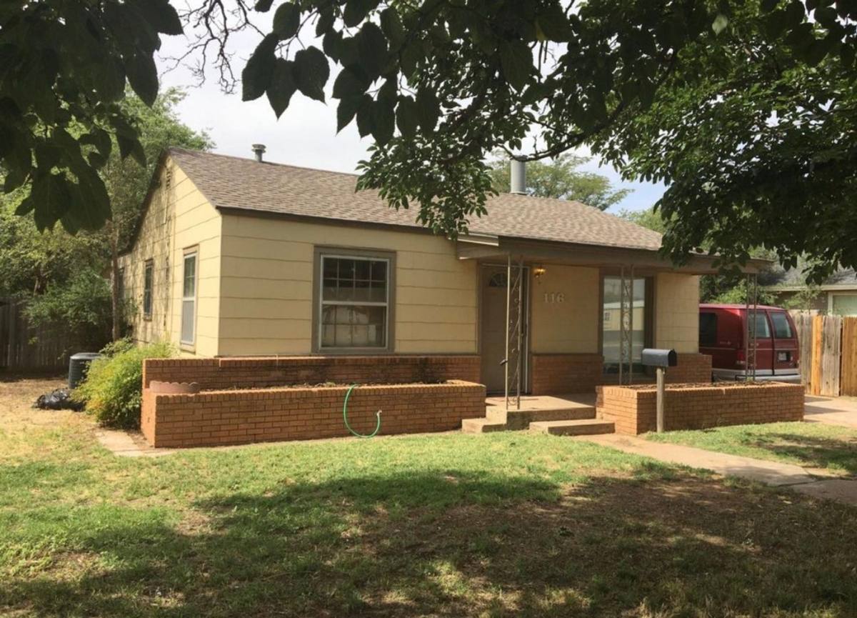 House for rent at 116 Cactus Dr, Levelland, TX 79336