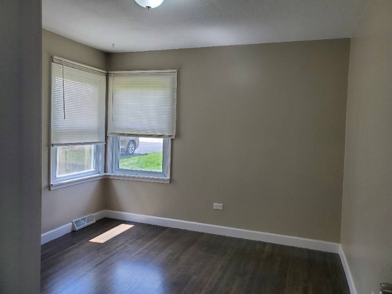 House for rent at 1329 Campbell Ave, Wheaton, IL 60189