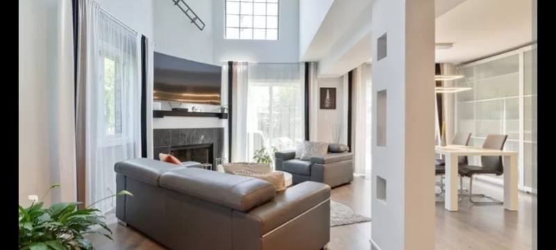 Townhouse for rent at 1430 Waukegan Rd, Deerfield, IL 60015