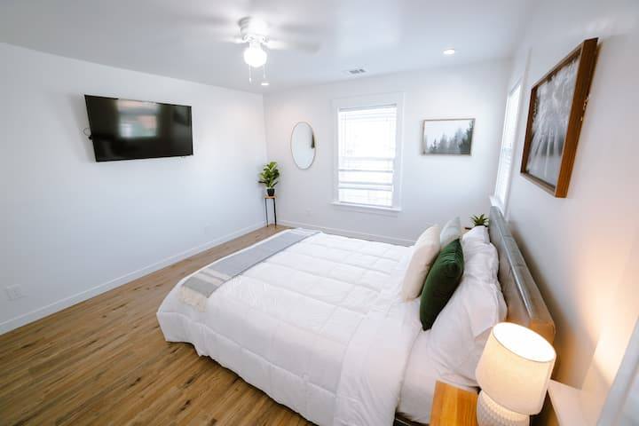 Apartment for rent at 5648 Berkshire Dr #C, Los Angeles, CA 90032
