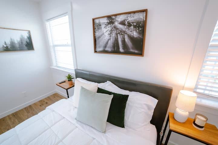 Apartment for rent at 5648 Berkshire Dr #C, Los Angeles, CA 90032