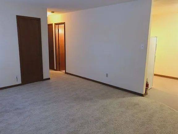 Apartment for rent at 5906 Hickman Rd #6, Urbandale, IA 50322