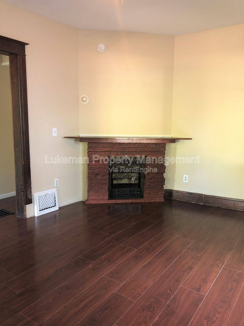 House for rent at 701 Davis St, Kalamazoo, MI 49007