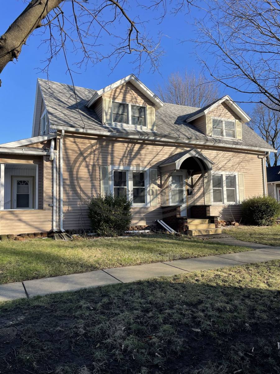 House for rent at 606 S St, Findlay, OH 45840