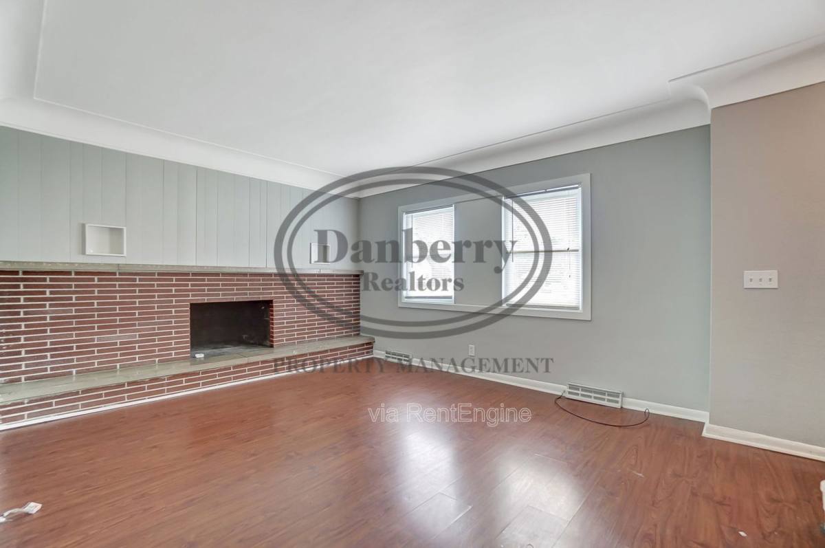 Apartment for rent at 1115 Secor Rd, Toledo, OH 43607