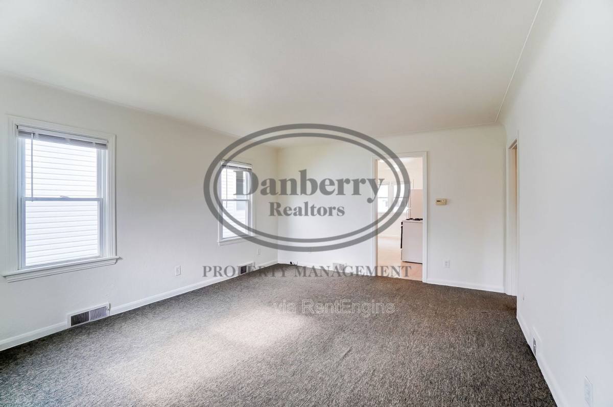 Apartment for rent at 919 Brookley Blvd, Toledo, OH 43607