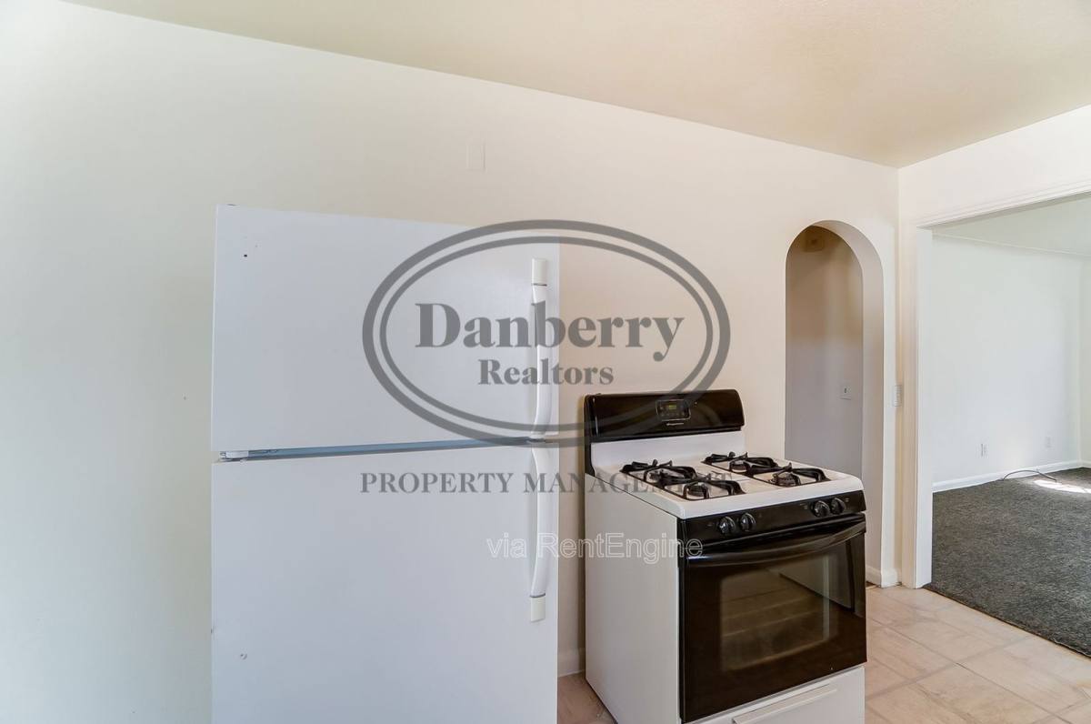 Apartment for rent at 919 Brookley Blvd, Toledo, OH 43607
