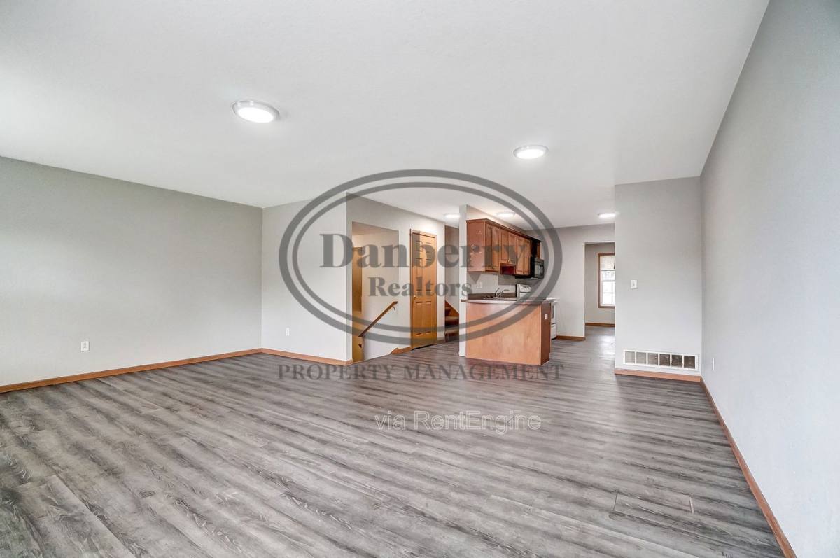 Townhouse for rent at 1115 N Byrne Rd, Toledo, OH 43607
