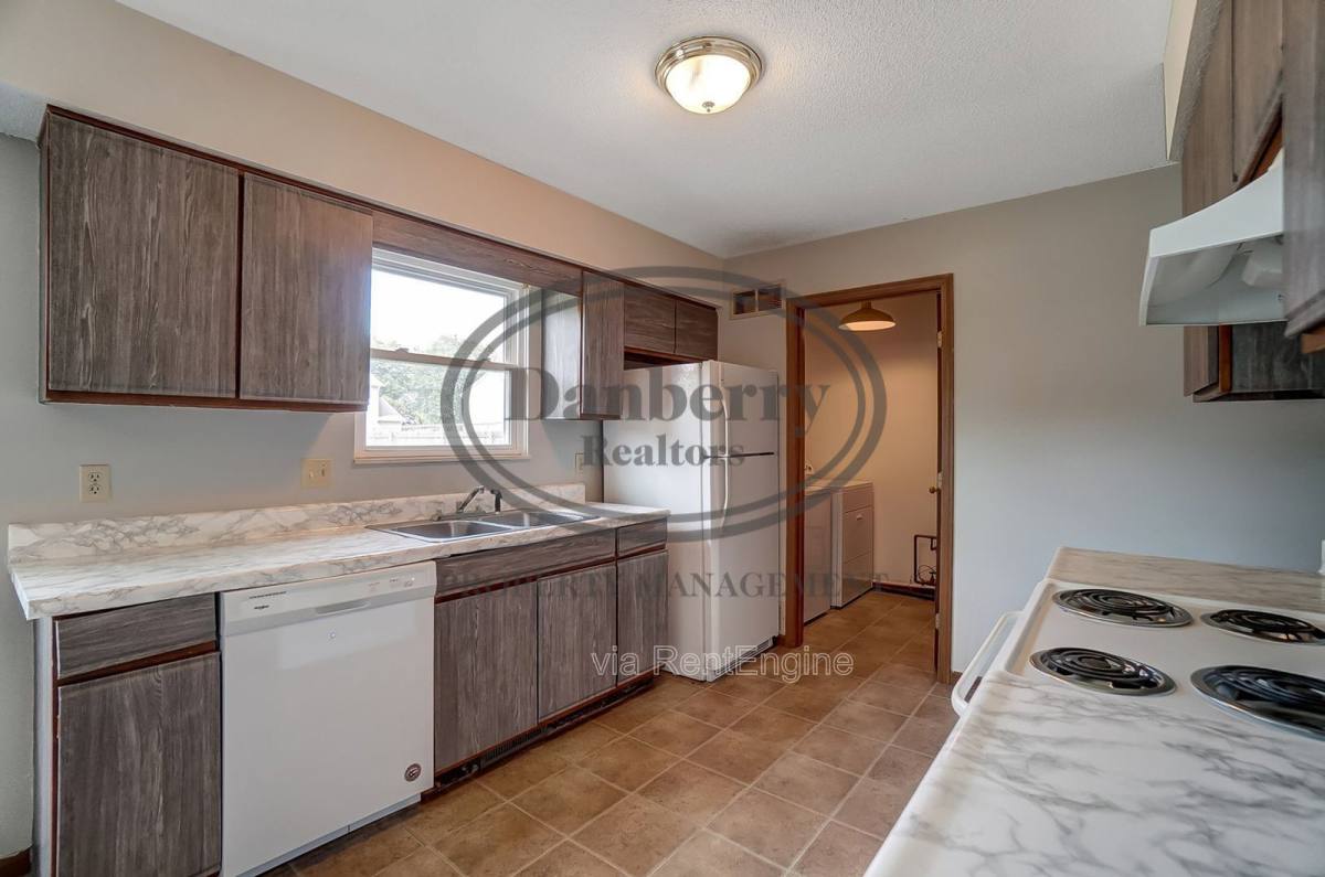 Apartment for rent at 3540 Willow Run Dr, Toledo, OH 43607