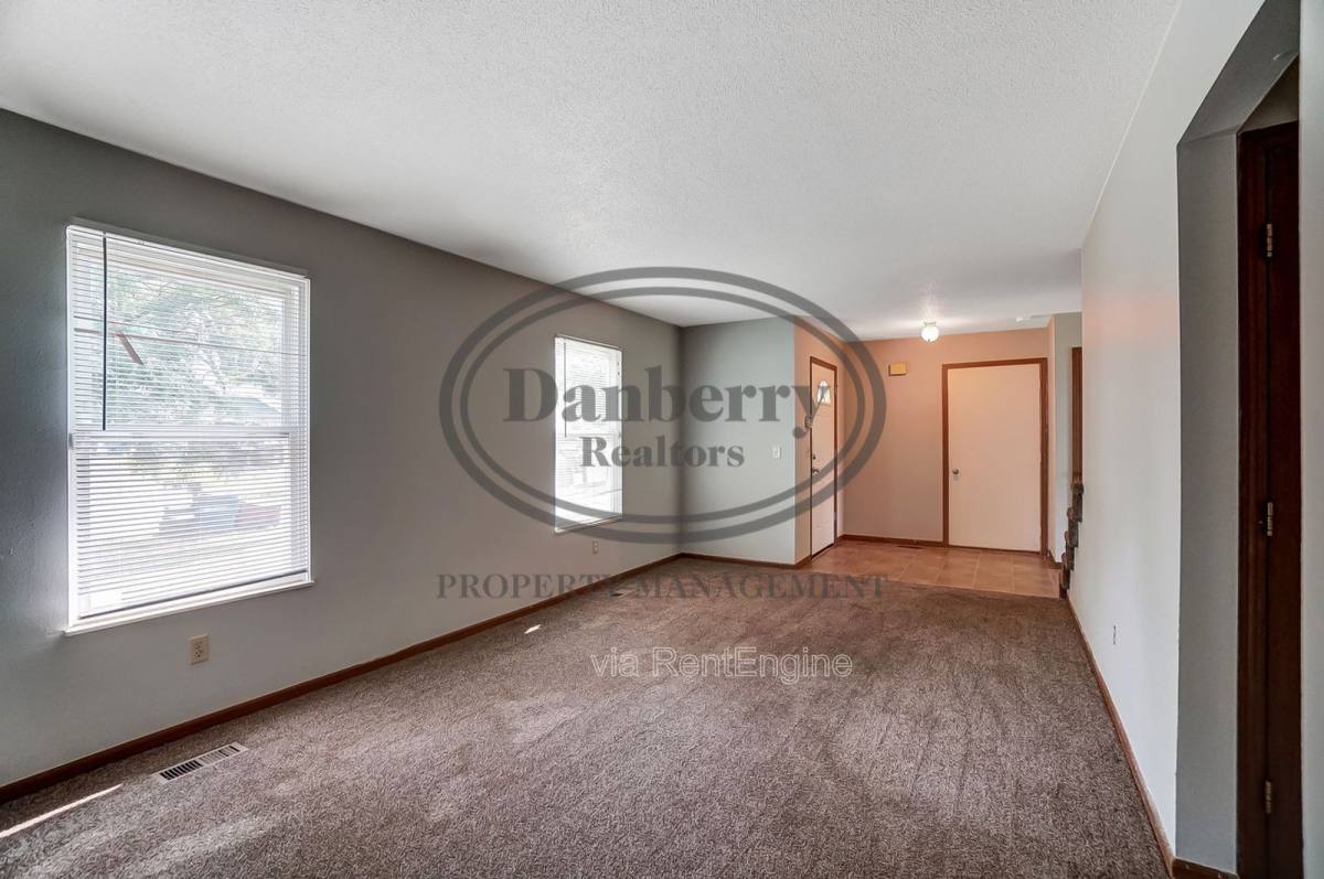 Apartment for rent at 3540 Willow Run Dr, Toledo, OH 43607