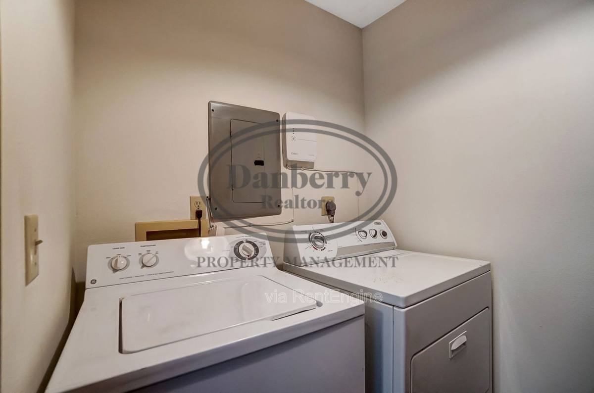Apartment for rent at 3540 Willow Run Dr, Toledo, OH 43607