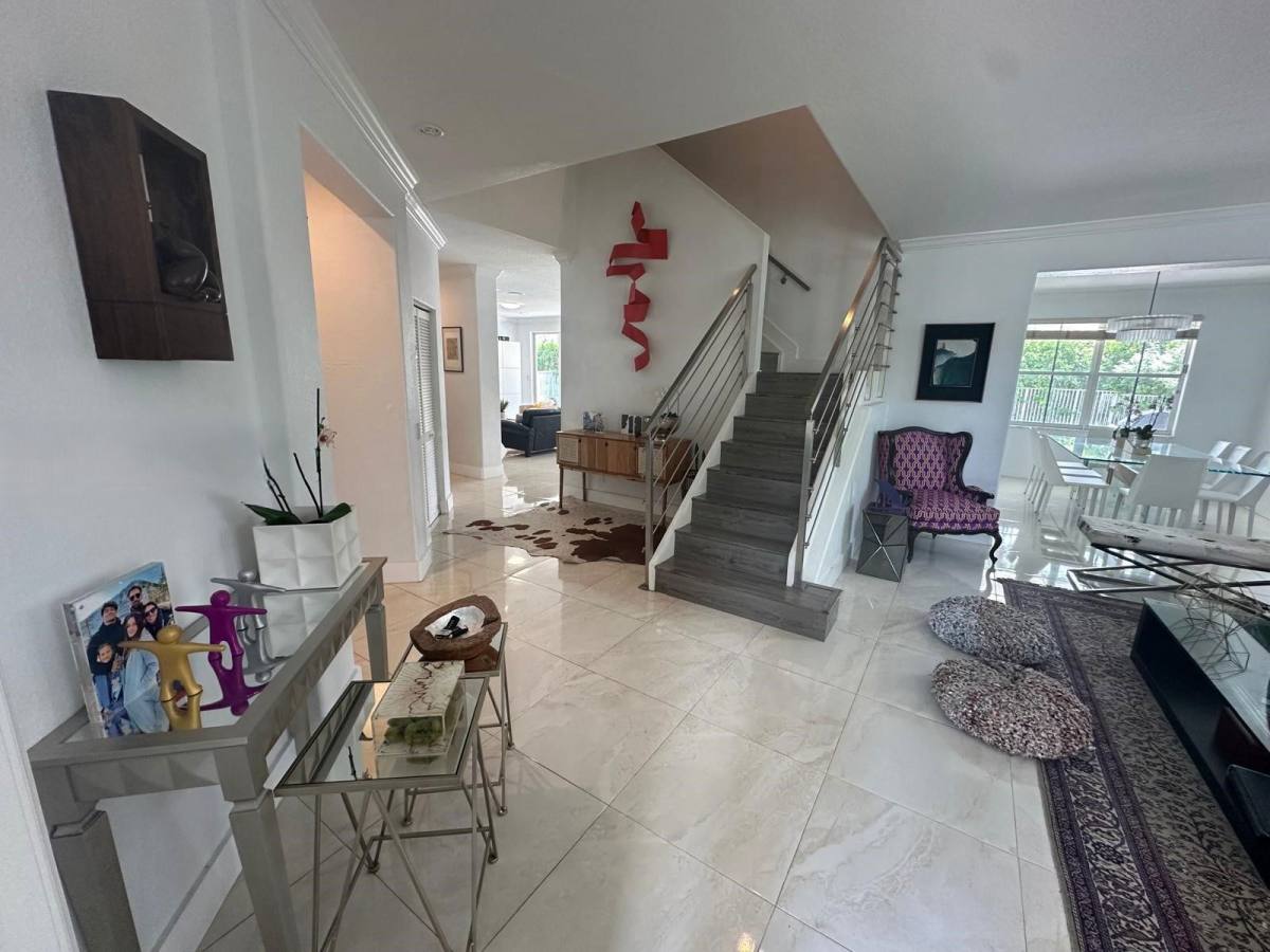 House for rent at 1063 Sunflower Circle, Fort Lauderdale, FL 33327