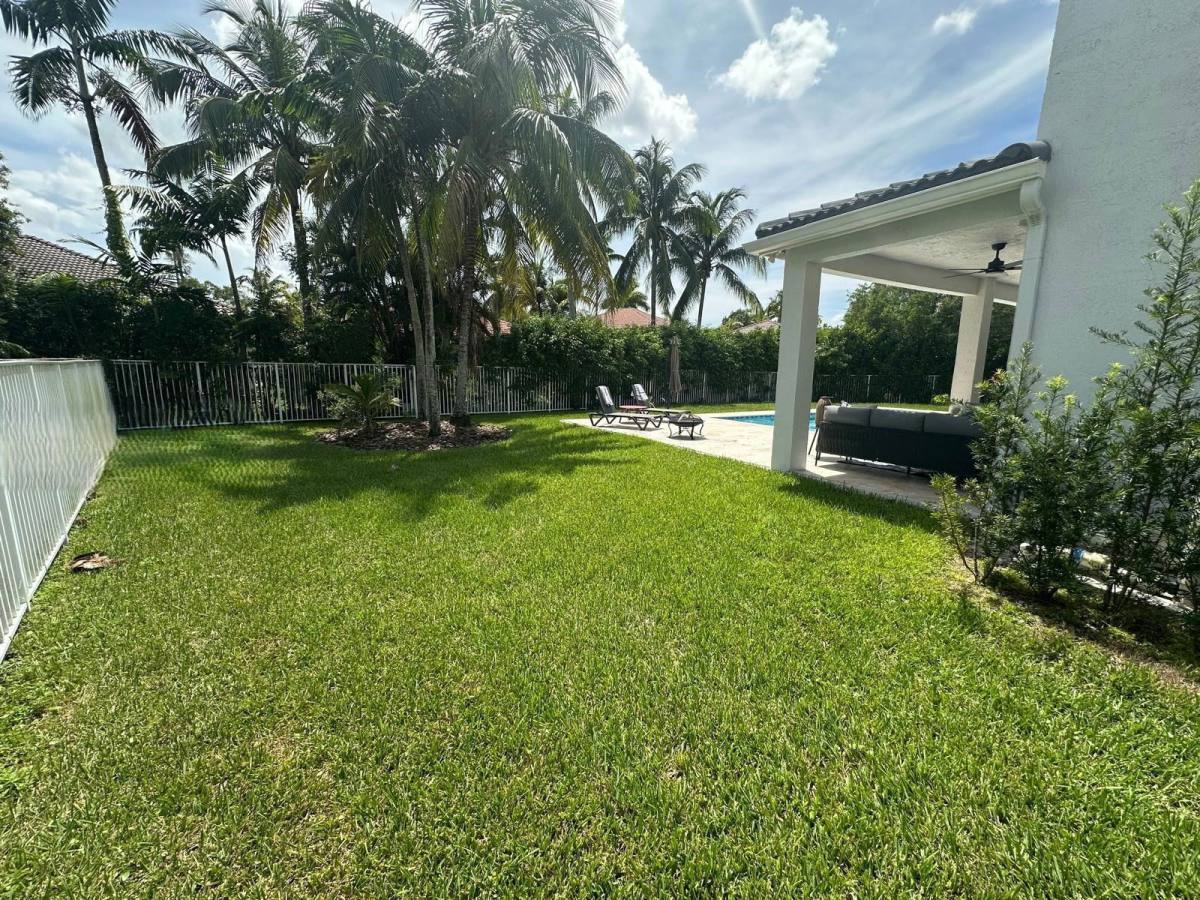 House for rent at 1063 Sunflower Circle, Fort Lauderdale, FL 33327