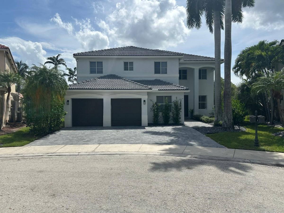 House for rent at 1063 Sunflower Circle, Fort Lauderdale, FL 33327