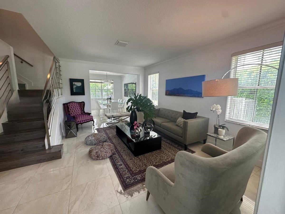House for rent at 1063 Sunflower Circle, Fort Lauderdale, FL 33327