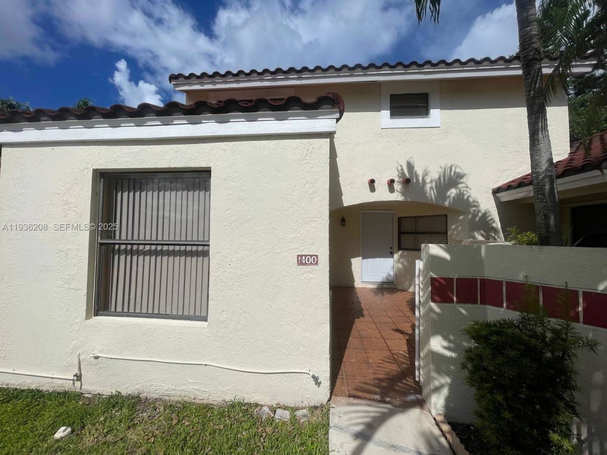 Townhouse for rent at 1400 San Remo Circle, Homestead, FL 33035