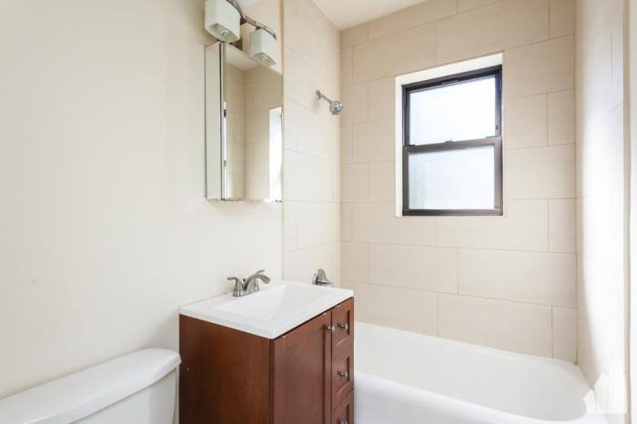 Apartment for rent at 4034 N Ashland #E2, Chicago, IL 60613