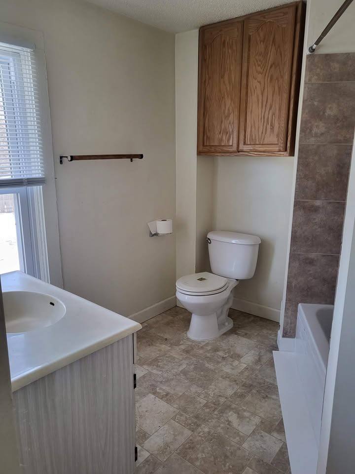 Apartment for rent at 1027 E Main St, Mankato, MN 56001