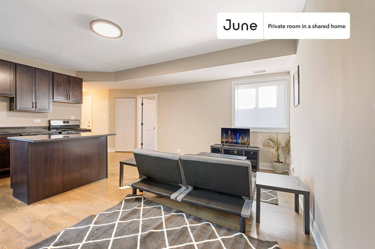 Apartment for rent at 3308 W Armitage Ave #C, Chicago, IL 60647