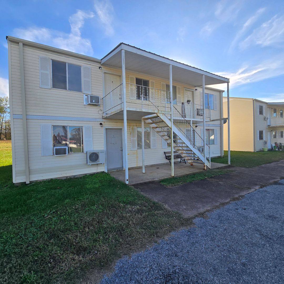 Apartment for rent at 89 Moser St, Melbourne, AR 72556